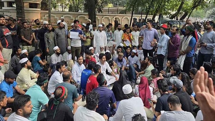 সকালেও বিক্ষোভ চলছে যমুনার সামনে সকালেও বিক্ষোভ চলছে যমুনার সামনে