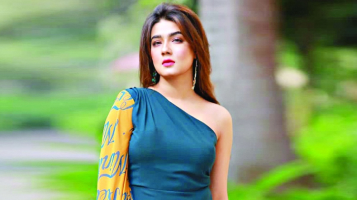 অবশেষে কারামুক্ত মাহিয়া মাহি অবশেষে কারামুক্ত মাহিয়া মাহি