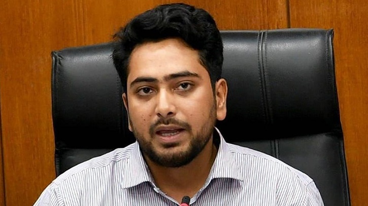 আলোচিত ‘রাজাকার স্লোগান’ নিয়ে ফেসবুকে নাহিদের ব্যাখ্যা আলোচিত ‘রাজাকার স্লোগান’ নিয়ে ফেসবুকে নাহিদের ব্যাখ্যা