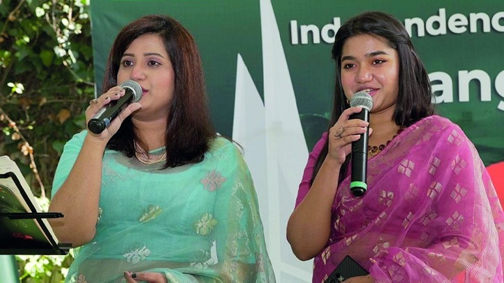 মেয়েকে নিয়ে প্রথমবারের মতো গান গাইলেন ন্যান্সি মেয়েকে নিয়ে প্রথমবারের মতো গান গাইলেন ন্যান্সি