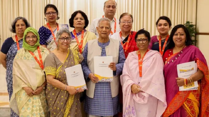ধর্মীয় অজুহাতে জনগণকে বিভ্রান্ত করা হচ্ছে: নারী নির্যাতন প্রতিরোধ ধর্মীয় অজুহাতে জনগণকে বিভ্রান্ত করা হচ্ছে: নারী নির্যাতন প্রতিরোধ