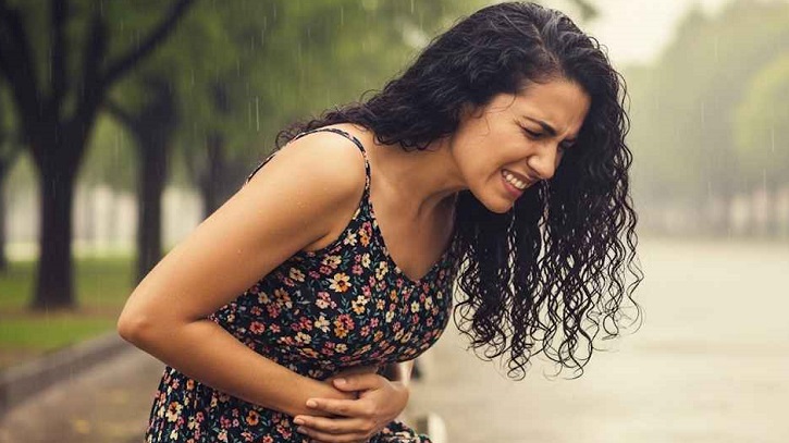 বর্ষায় পেটের সমস্যা কমাতে খেতে পারেন এই খাবারগুলো বর্ষায় পেটের সমস্যা কমাতে খেতে পারেন এই খাবারগুলো