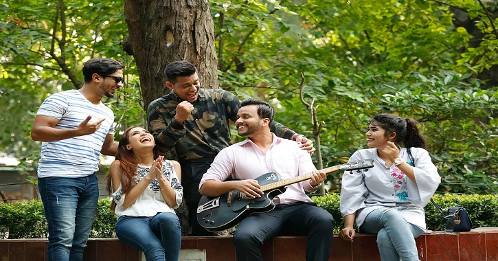 প্রকৃত বন্ধু যেভাবে জীবন বদলে দেয় প্রকৃত বন্ধু যেভাবে জীবন বদলে দেয়