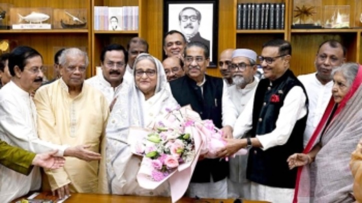 গণভবনে ঈদ শুভেচ্ছা বিনিময় করলেন প্রধানমন্ত্রী গণভবনে ঈদ শুভেচ্ছা বিনিময় করলেন প্রধানমন্ত্রী
