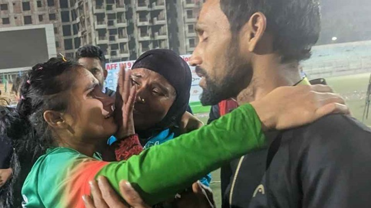 জাতীয় নারী ফুটবলার সাগরিকার বাড়িতে চুরি