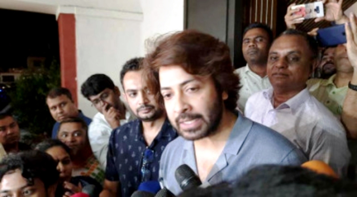 ‘রহমত উল্লাহ গোটা চলচ্চিত্রের মানুষের সঙ্গে প্রতারণা করেছে’ ‘রহমত উল্লাহ গোটা চলচ্চিত্রের মানুষের সঙ্গে প্রতারণা করেছে’