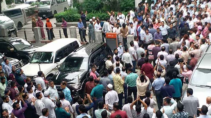 সচিবালয়ে আজও কর্মচারীদের বিক্ষোভ সচিবালয়ে আজও কর্মচারীদের বিক্ষোভ