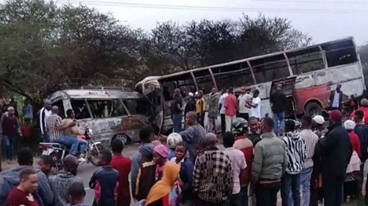 তানজানিয়ায় সংঘর্ষে বাস পুড়ে ৩৮ জনের মৃত্যু তানজানিয়ায় সংঘর্ষে বাস পুড়ে ৩৮ জনের মৃত্যু