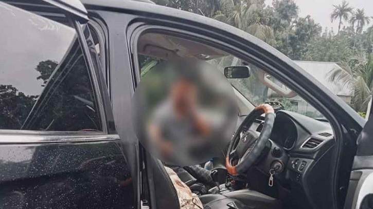 এবার গোপালগঞ্জে ইউএনওর গাড়িতে হামলা-ভাঙচুর এবার গোপালগঞ্জে ইউএনওর গাড়িতে হামলা-ভাঙচুর