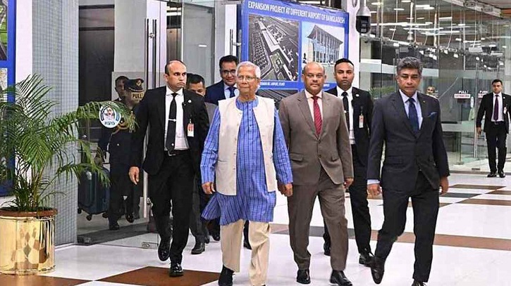 লন্ডন পৌঁছে হোটেল ল‌বিতেই একাধিক বৈঠক করবেন ড. ইউনূস