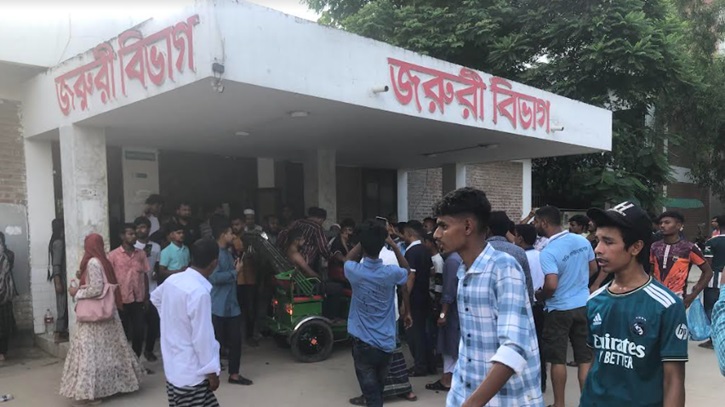 দিনাজপুরে ত্রিমুখী ধাওয়া পাল্টা ধাওয়া চলছে, আহত অর্ধশত দিনাজপুরে ত্রিমুখী ধাওয়া পাল্টা ধাওয়া চলছে, আহত অর্ধশত