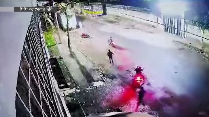 রাজধানীতে প্রাইভেটকারে এলোপাতাড়ি গুলি, ডিবির হারুনের বক্তব্য রাজধানীতে প্রাইভেটকারে এলোপাতাড়ি গুলি, ডিবির হারুনের বক্তব্য