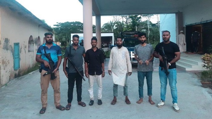 বাগেরহাটে ‘তাওহিদুল উলুহিয়্যাহ’র তিন জঙ্গির নামে মামলা