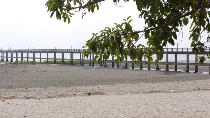 মিয়ানমারের ২৮ সীমান্তরক্ষী অস্ত্রসহ পালিয়ে বাংলাদেশে মিয়ানমারের ২৮ সীমান্তরক্ষী অস্ত্রসহ পালিয়ে বাংলাদেশে